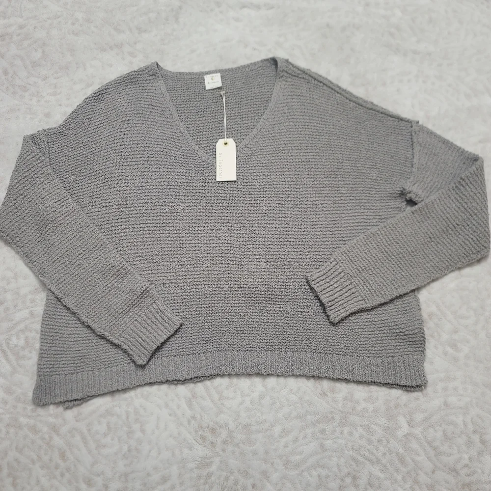 By Together Women's Knit V-neck Sweater Size L Light Gray NWT Cotton Blend